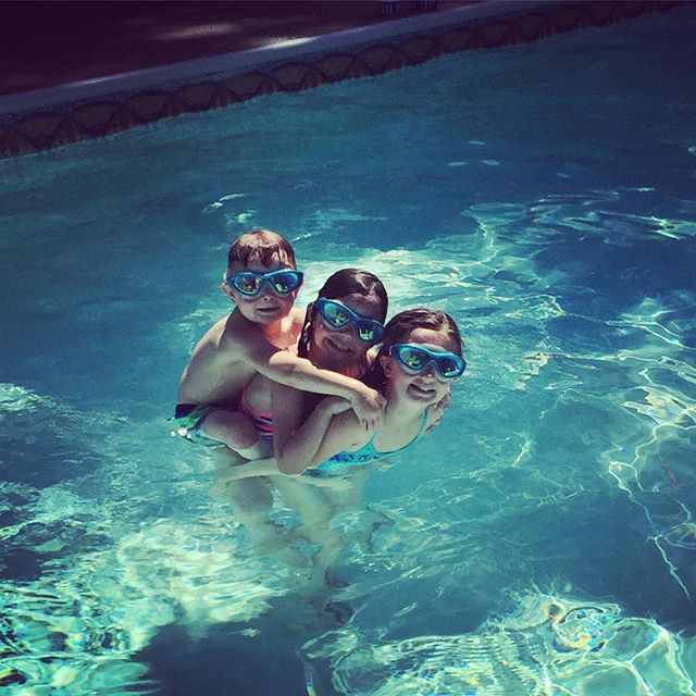 Just keep swimming. #andtheydo #myohmia #whatalittlejewel #liljoman